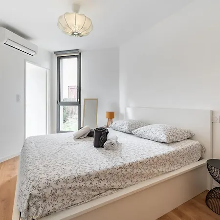 Renovated With Balcony And Parking *