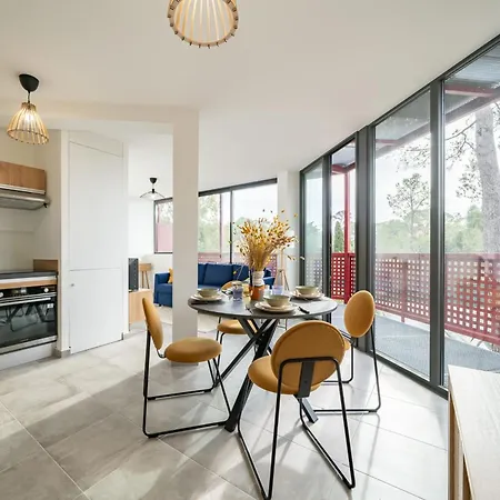 Apartman Renovated With Balcony And Parking