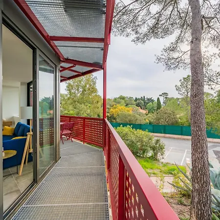 Lägenhet Renovated With Balcony And Parking Saint-Raphaël